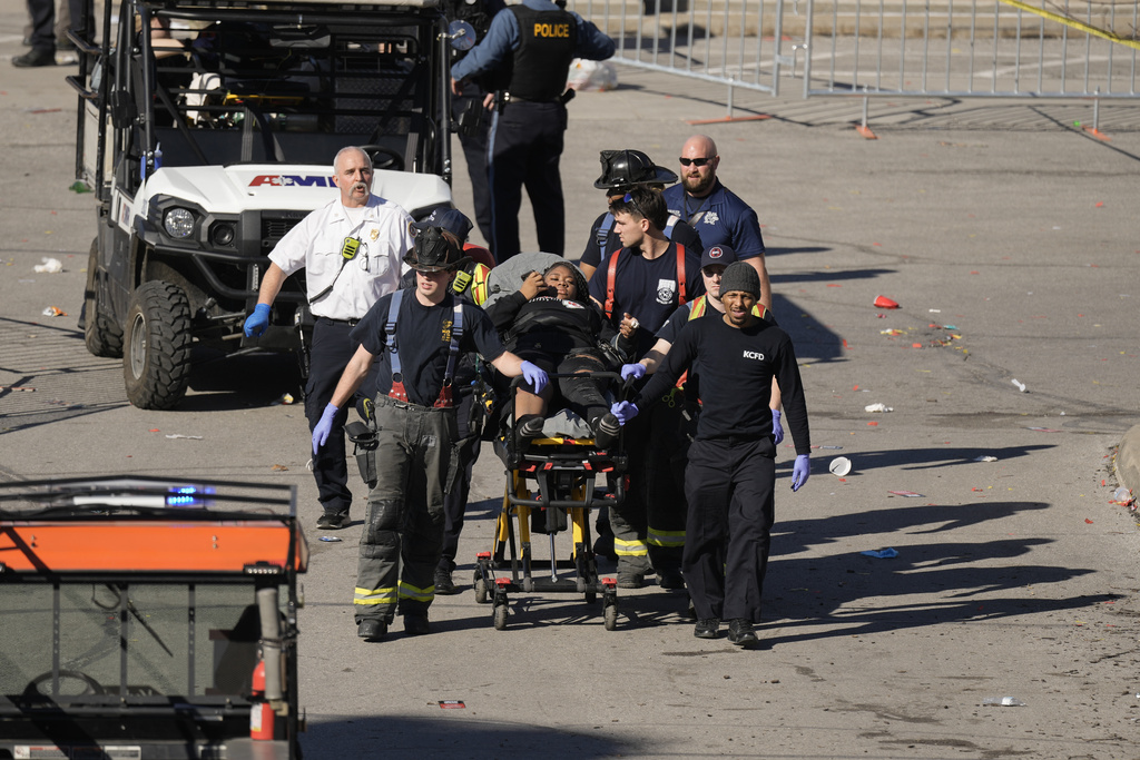 1 dead and up to 15 injured after shooting near Kansas City Chiefs ...